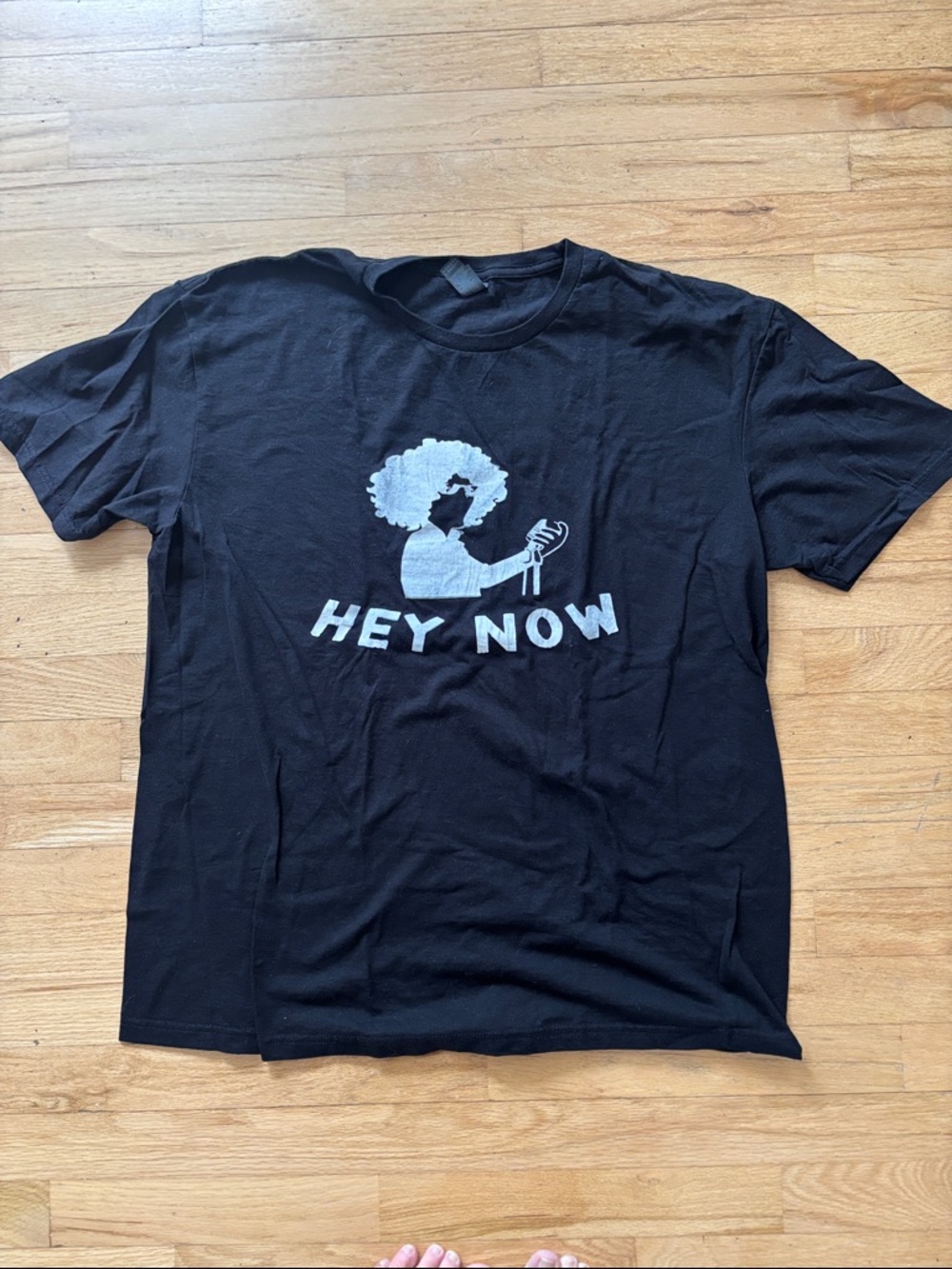 Howard Stern ‘HEY NOW' Graphic Tee